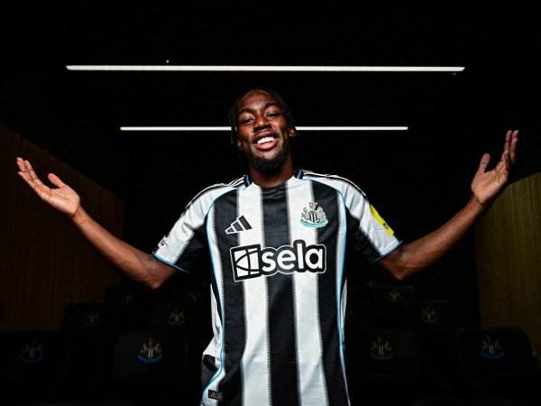 Newcastle đã chính thức công